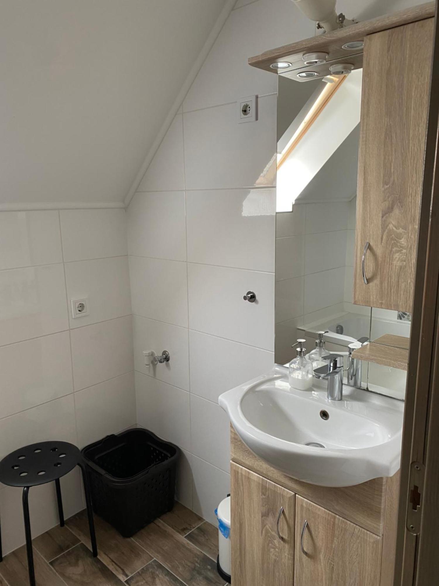 VATUS Apartmanház Vác Exterior foto